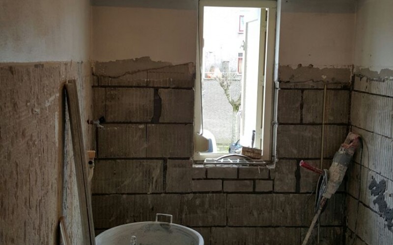 Renovatie stucwerk in uitvoering — Van Baal Werkt